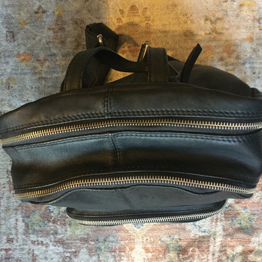 ❗️SOLD❗️Markberg Denmark Minimalist Black Leather Backpack - Picture 4 of 10